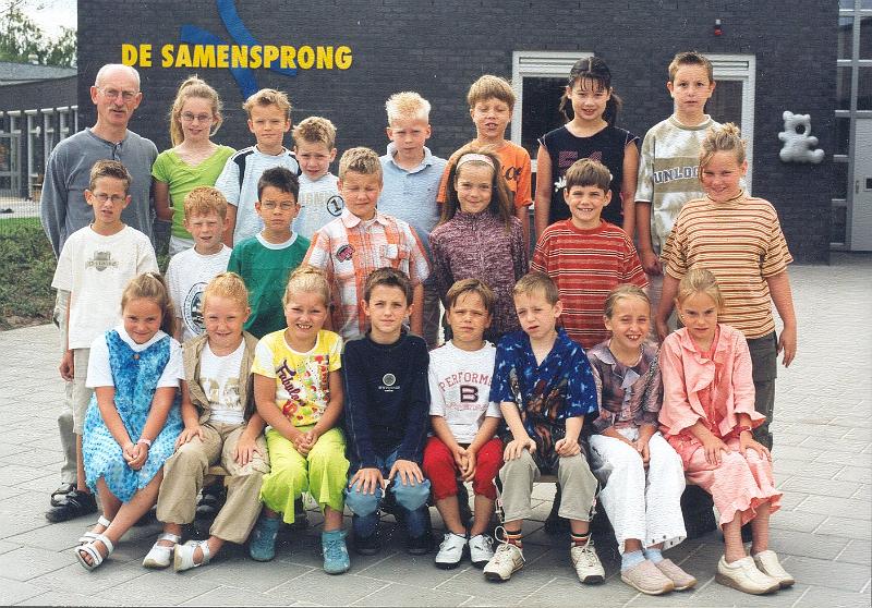 groep 4 meester herman.jpg